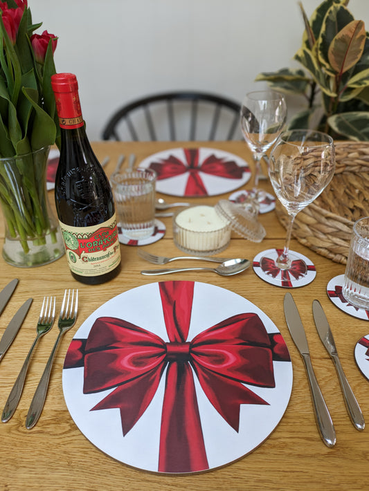 Date night tablesetting with red theme