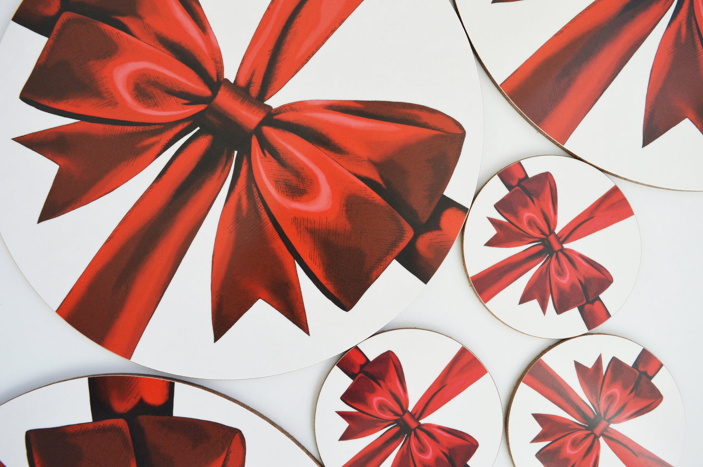 Red and White bow placemats and coasters